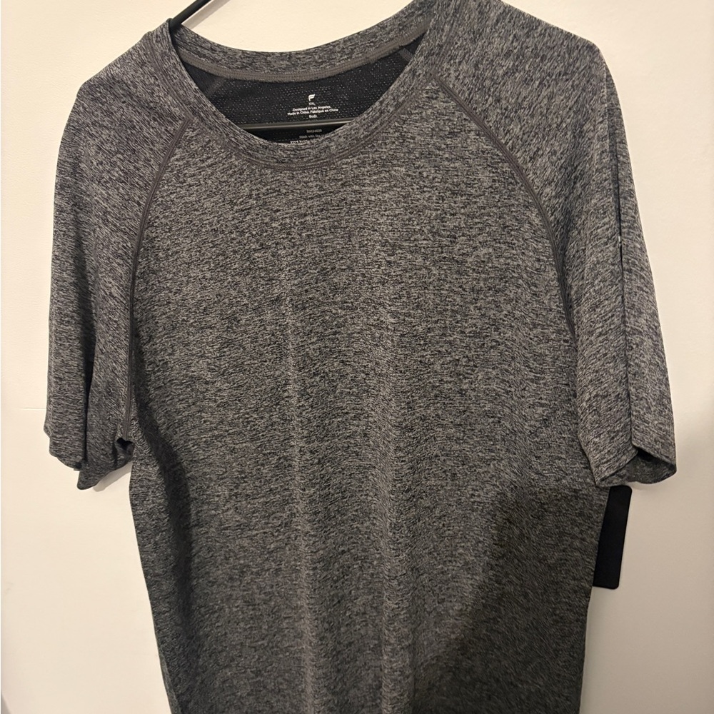 Fabletics training day tee XXL